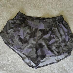Lululemon Hotty Hot Low Rise 2.5" Shorts